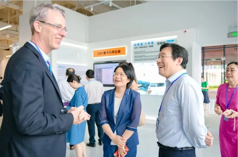 SAP 中国研究院与交大弗劳恩霍夫在临港设立联合创新实验室,打造上海科技创新新高地(图8) SAP 中国研究院与交大弗劳恩霍夫在临港设立联合创新实验室,打造上海科技创新新高地(图8)